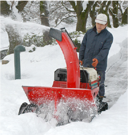 除雪する人
